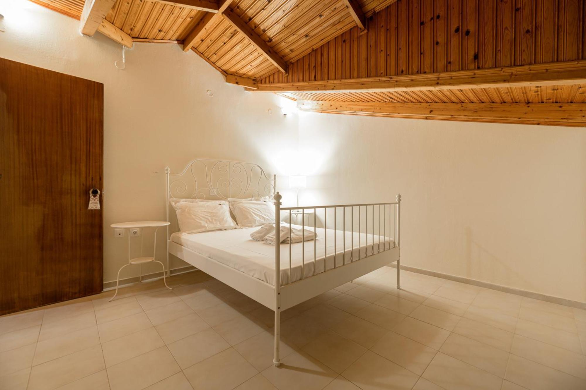 Denise Studios And Apartments Аргаси Екстериор снимка