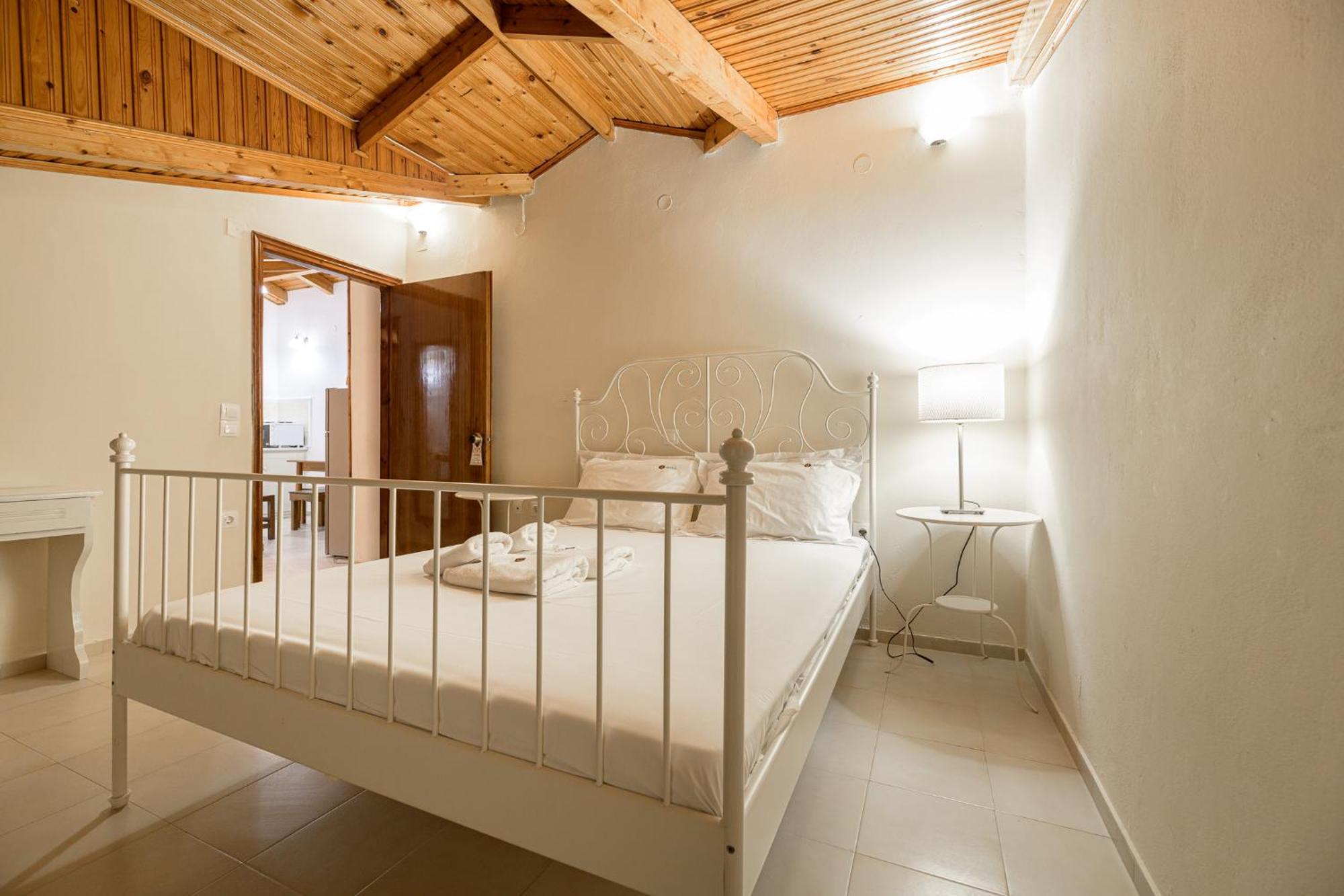 Denise Studios And Apartments Аргаси Екстериор снимка