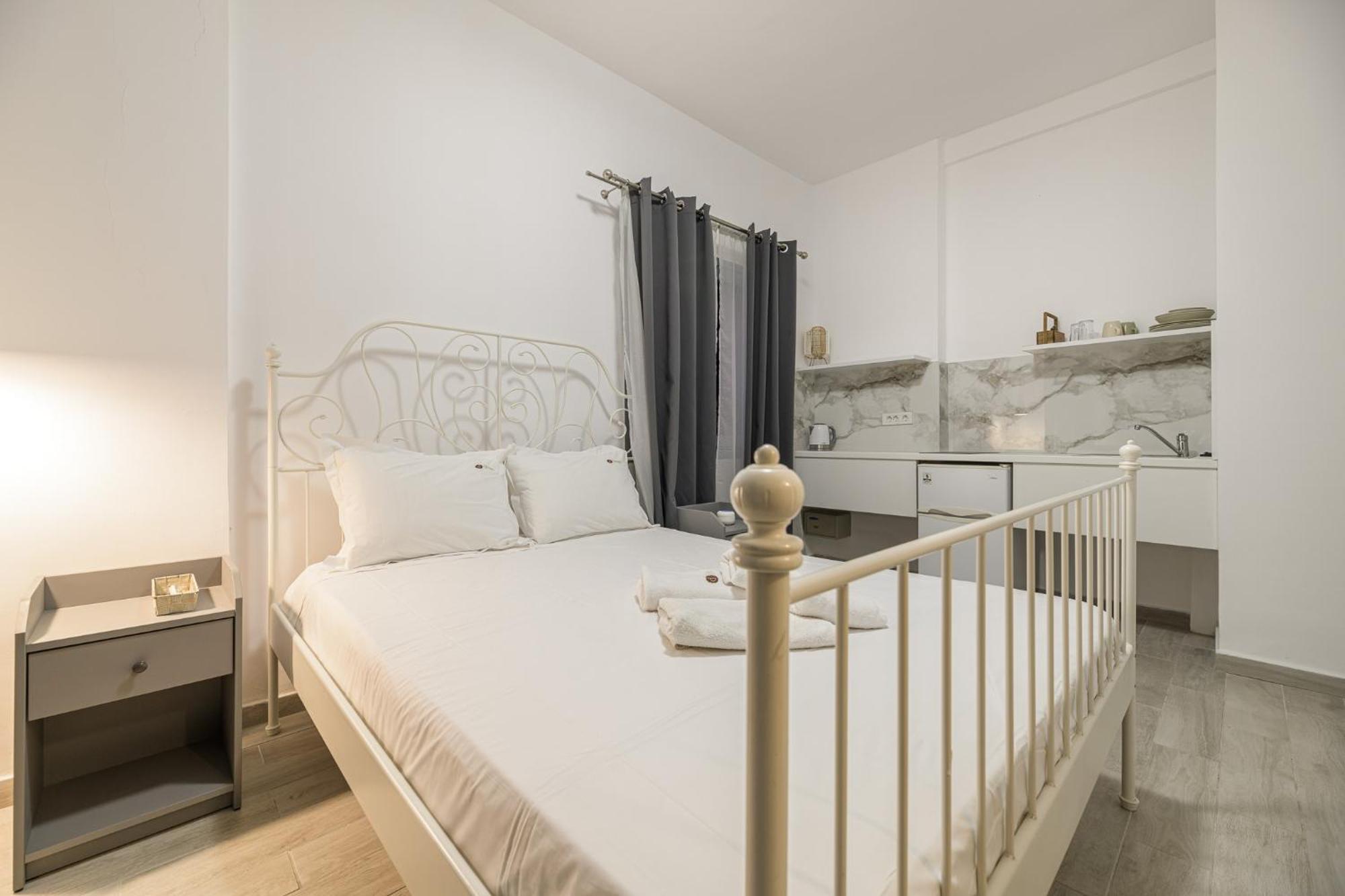 Denise Studios And Apartments Аргаси Екстериор снимка