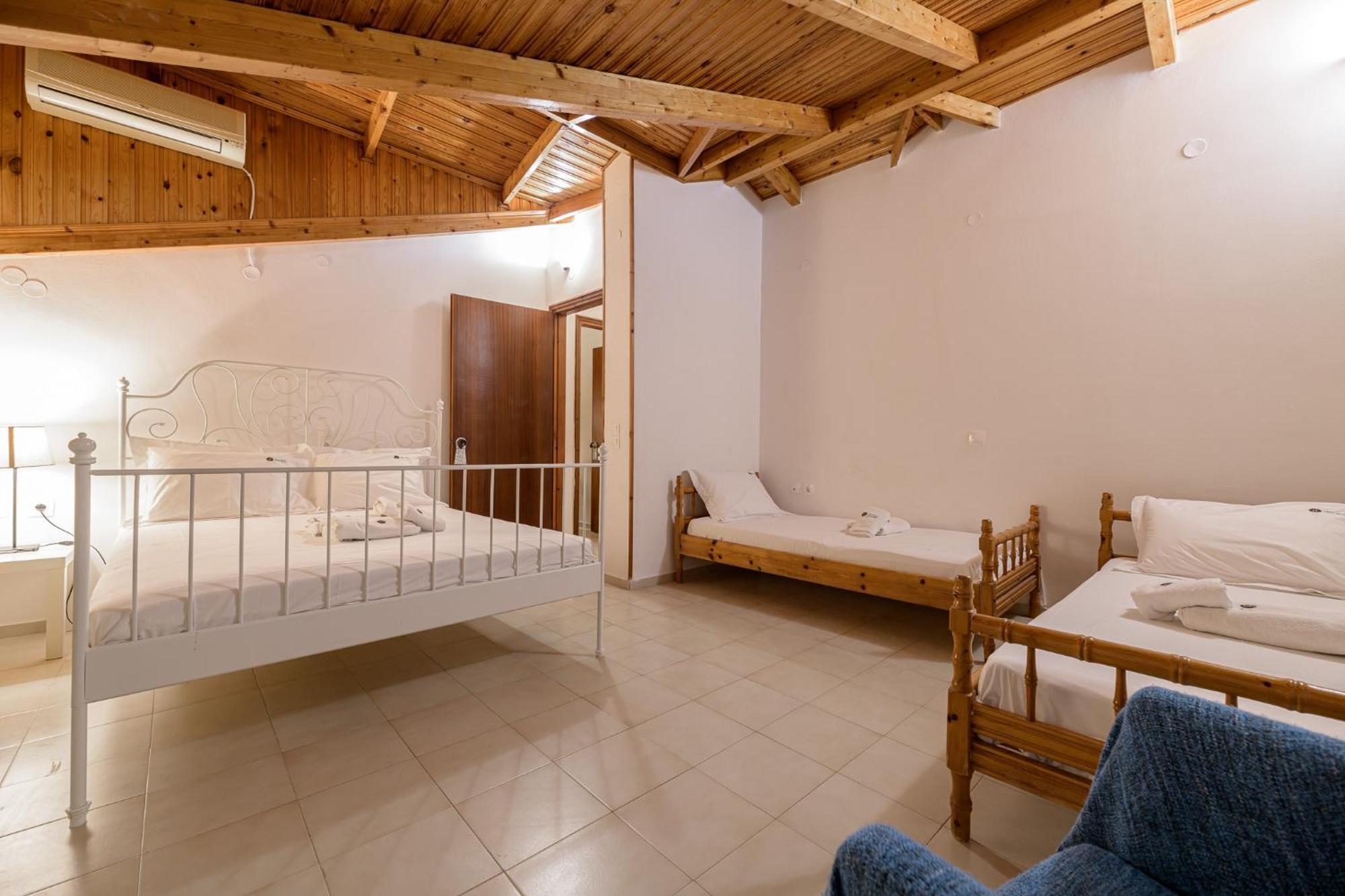 Denise Studios And Apartments Аргаси Екстериор снимка