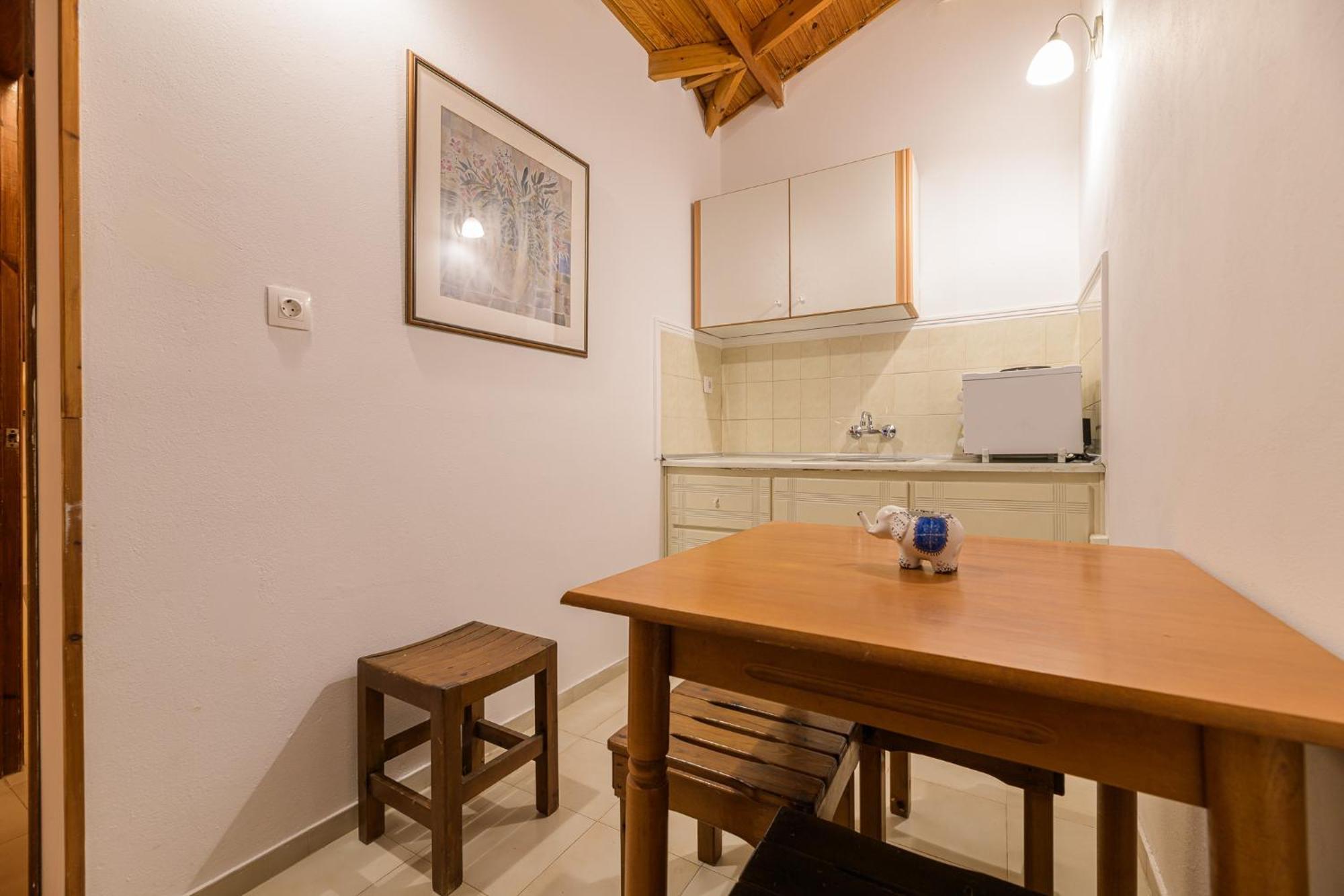 Denise Studios And Apartments Аргаси Екстериор снимка
