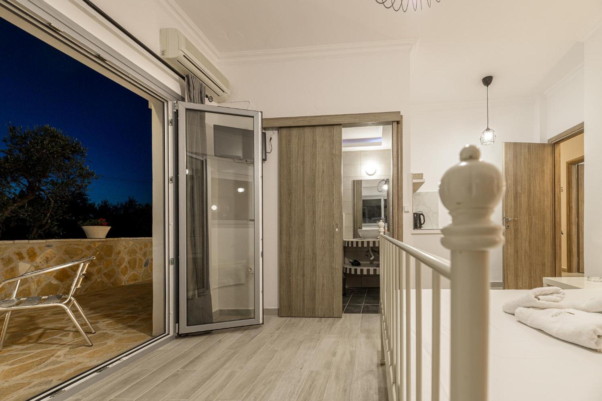 Denise Studios And Apartments Аргаси Екстериор снимка