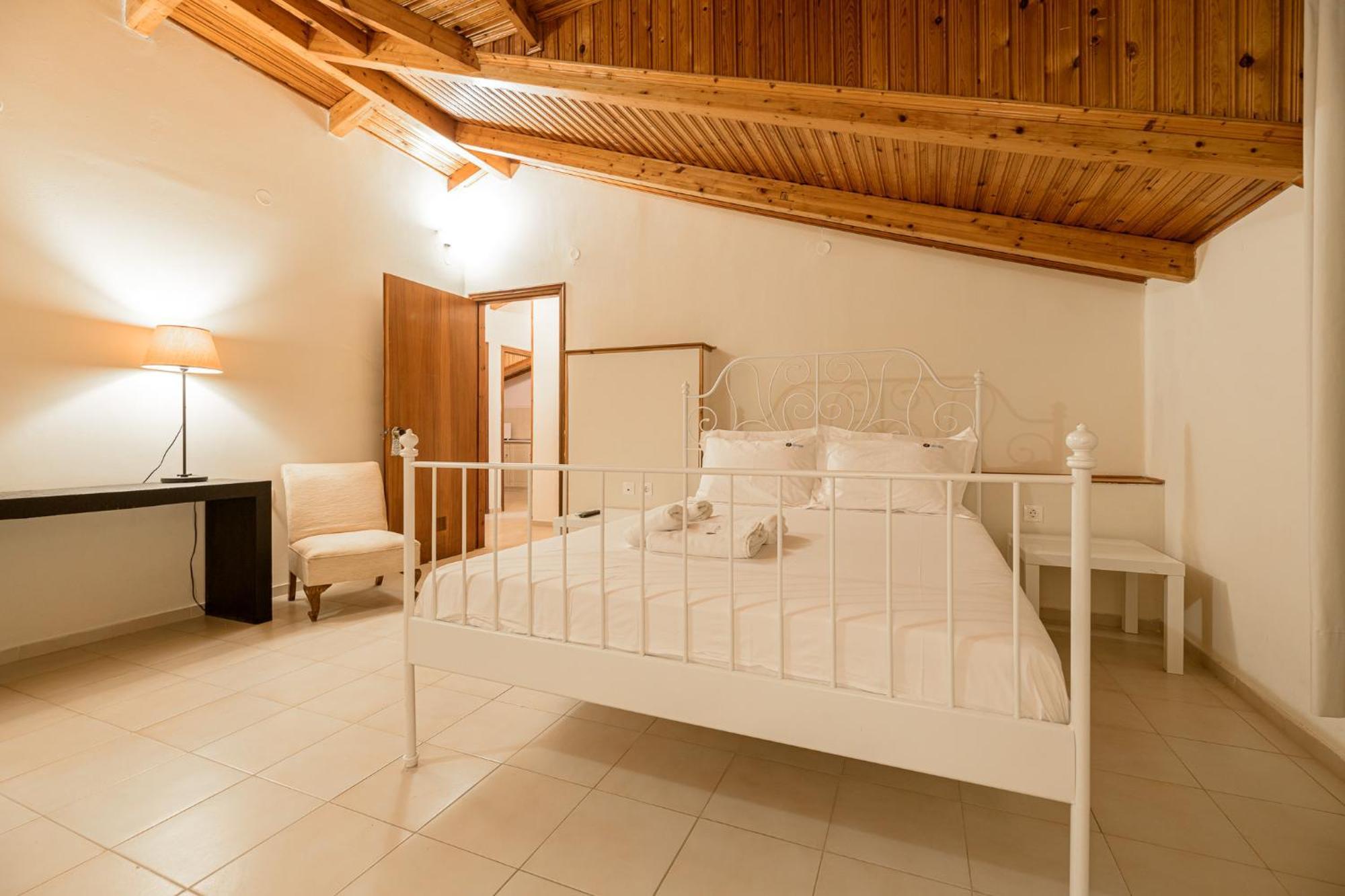 Denise Studios And Apartments Аргаси Екстериор снимка