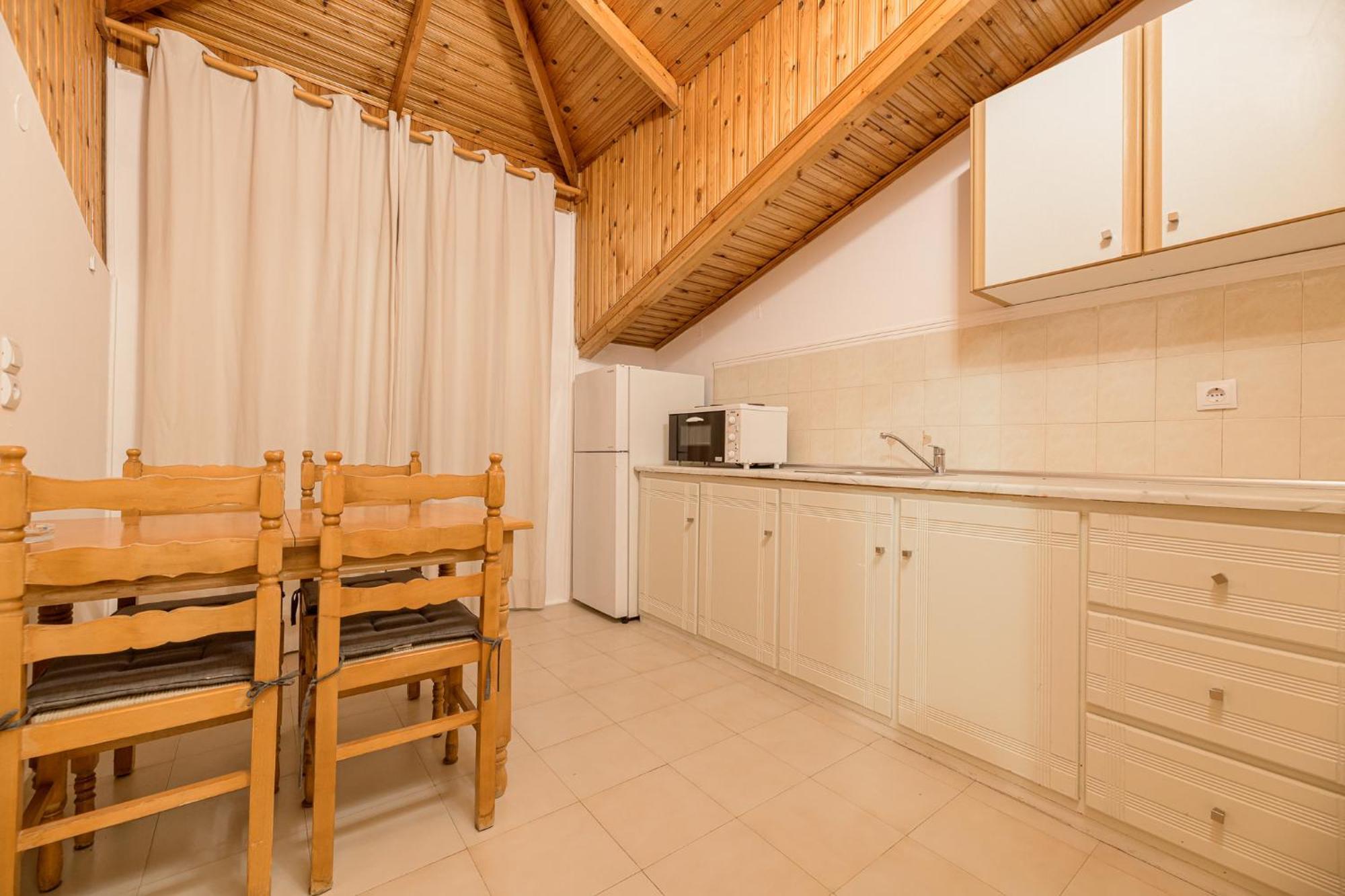 Denise Studios And Apartments Аргаси Екстериор снимка