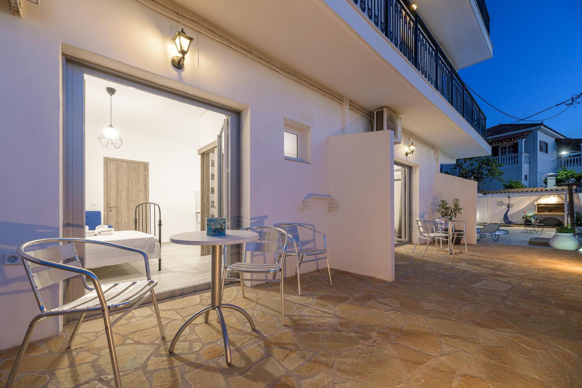 Denise Studios And Apartments Аргаси Екстериор снимка