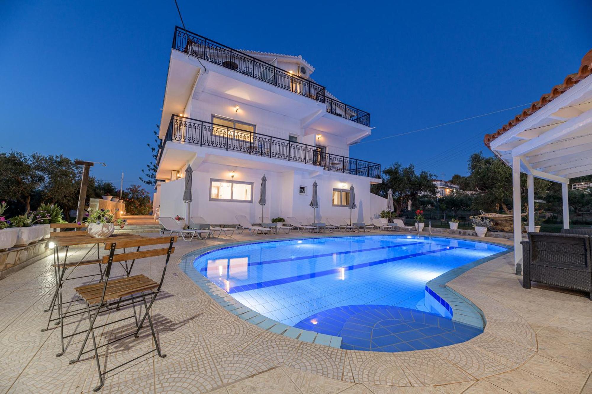 Denise Studios And Apartments Аргаси Екстериор снимка