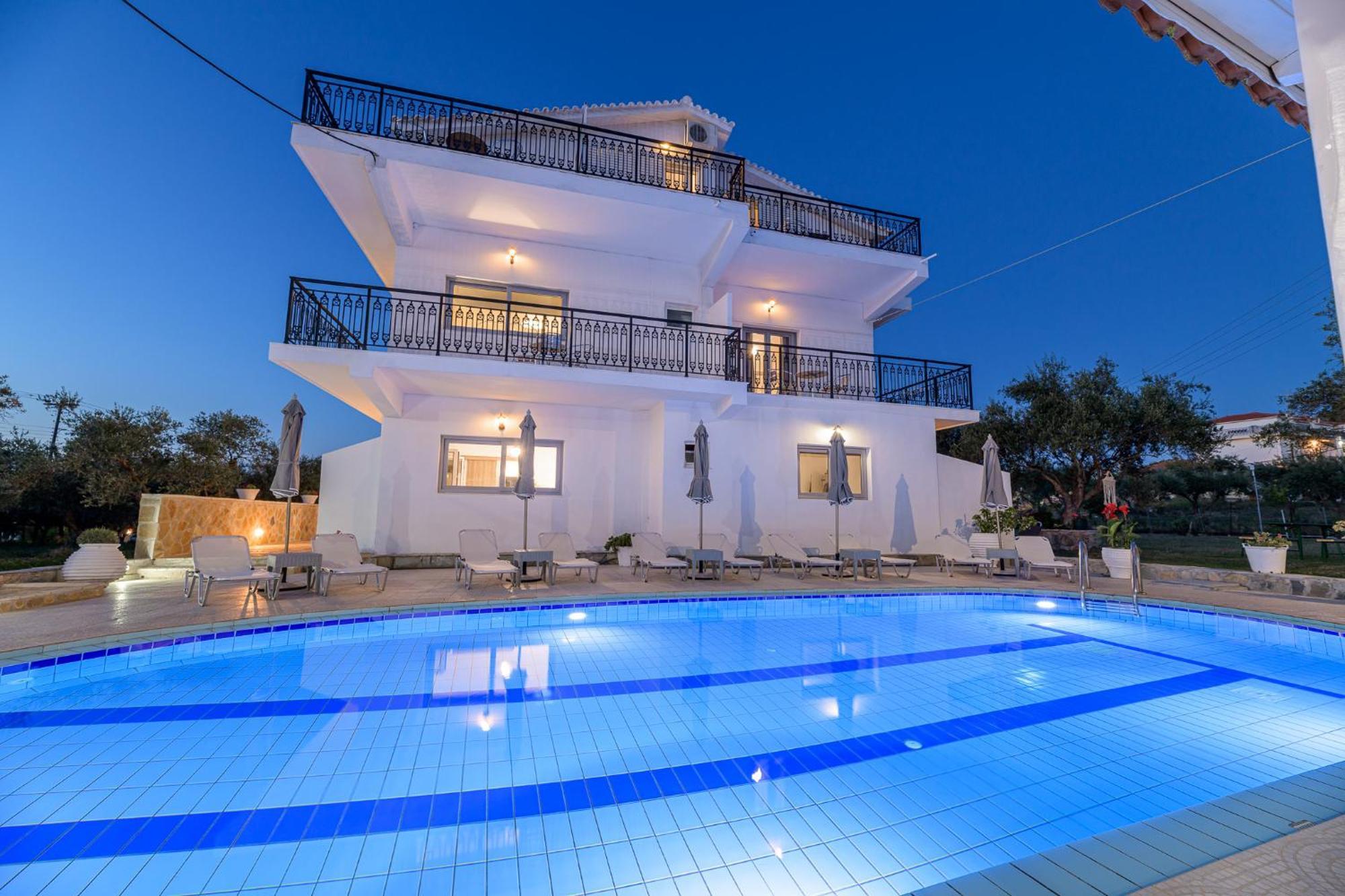 Denise Studios And Apartments Аргаси Екстериор снимка