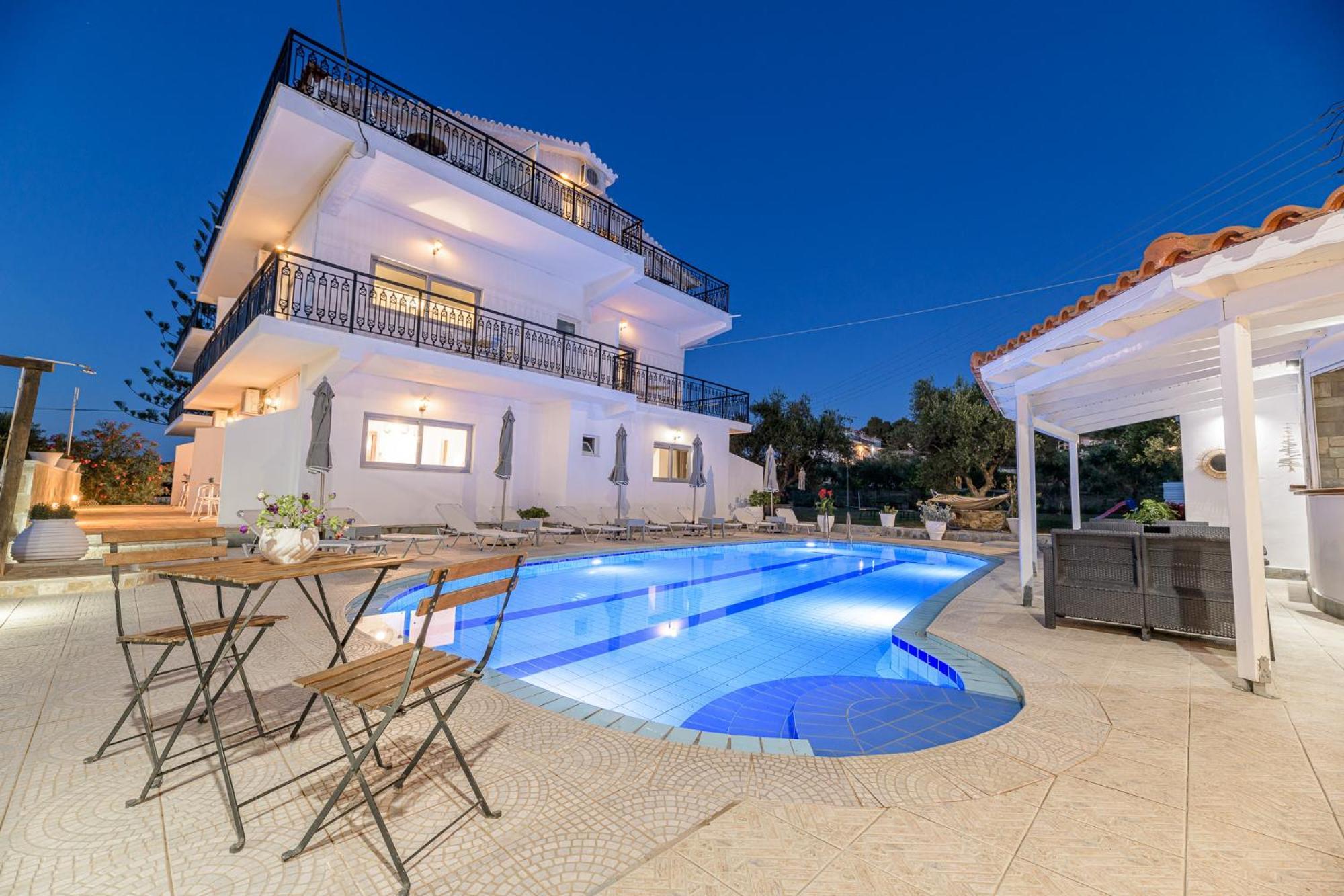 Denise Studios And Apartments Аргаси Екстериор снимка
