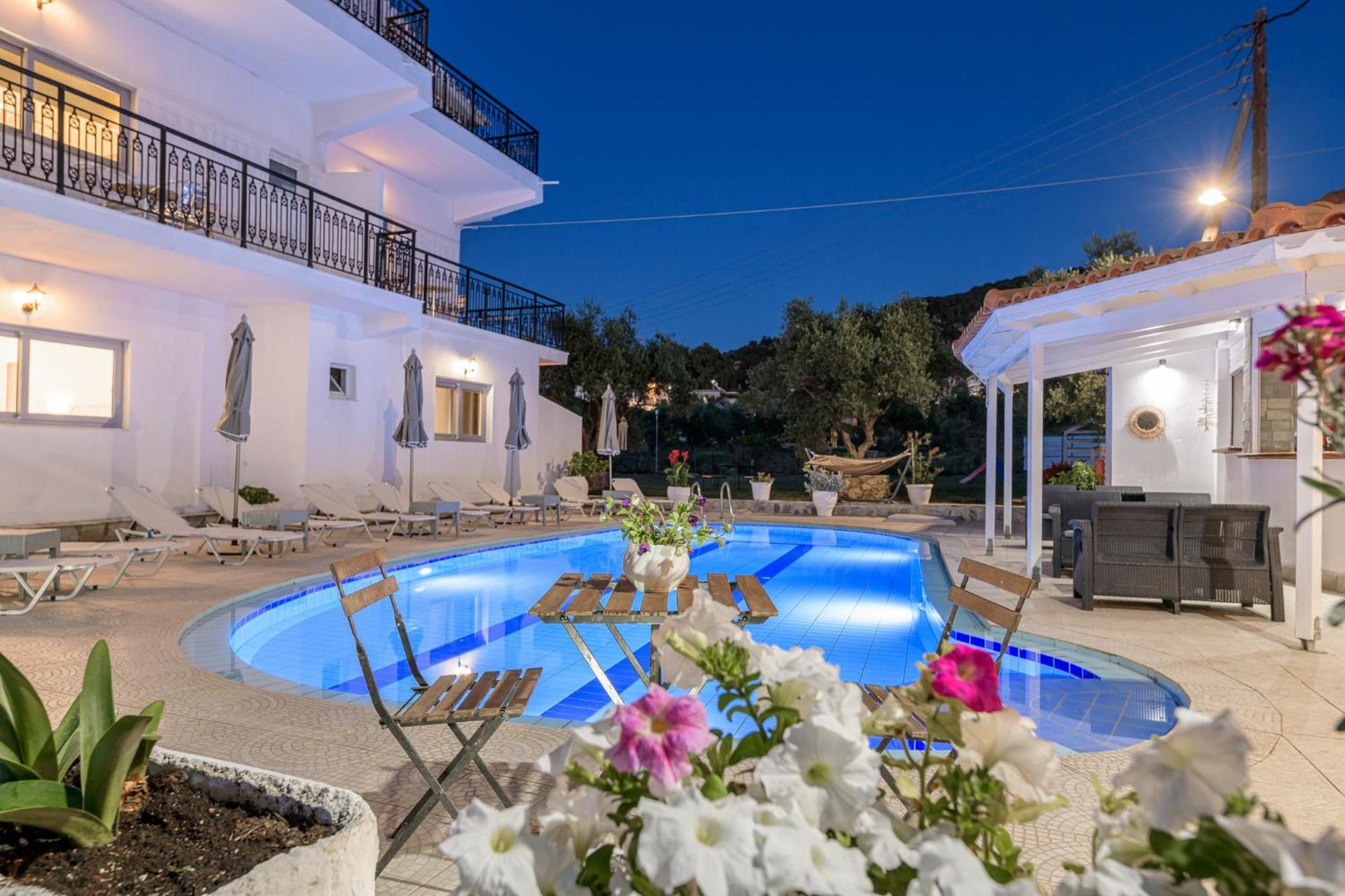 Denise Studios And Apartments Аргаси Екстериор снимка